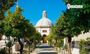 Turismo de Figuras Relevantes en el Cementerio de San Miguel en Málaga